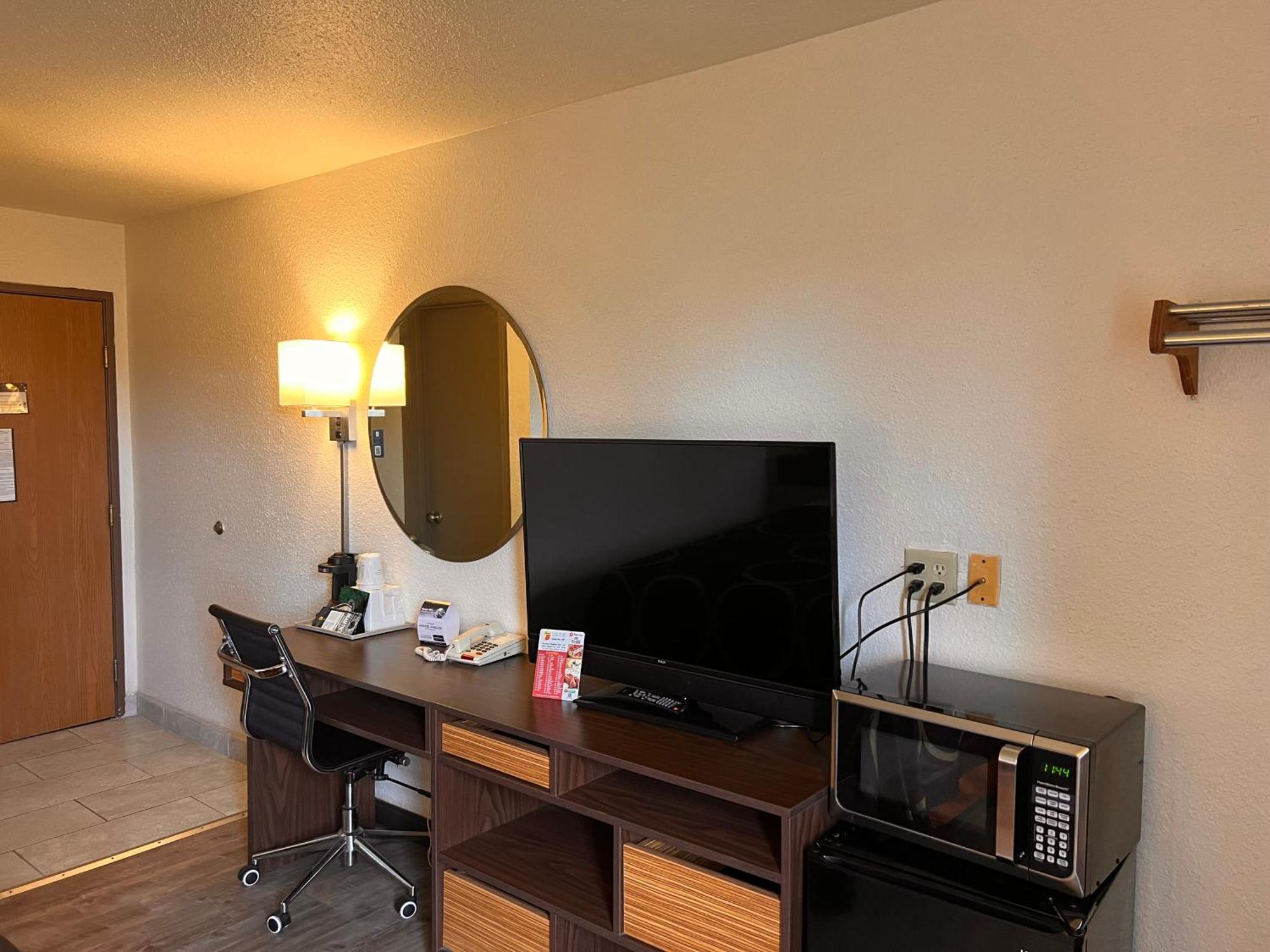 Super 8 By Wyndham Elizabethtown Otel Dış mekan fotoğraf