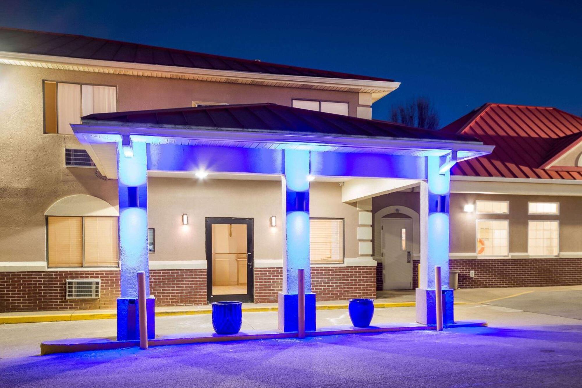 Super 8 By Wyndham Elizabethtown Otel Dış mekan fotoğraf